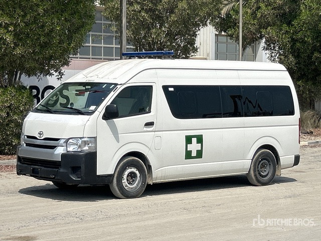2022 Toyota Hiace High Roof 4x2 Ambulance - سيارة إسعاف: صورة 2 2022 Toyota Hiace High Roof 4x2 Ambulance - سيارة إسعاف: صورة 2