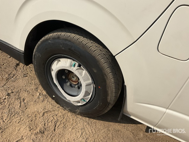 2022 Toyota Hiace High Roof 4x2 Ambulance - سيارة إسعاف: صورة 5 2022 Toyota Hiace High Roof 4x2 Ambulance - سيارة إسعاف: صورة 5