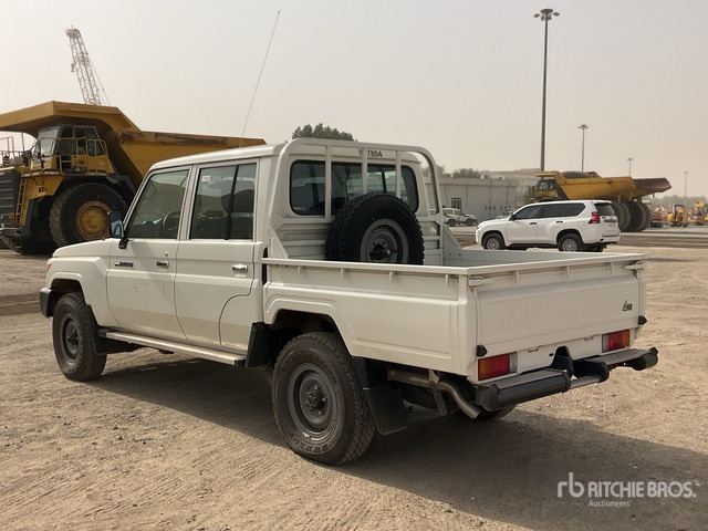 2023 Toyota Land Cruiser 79L 4x4 Crew Cab Pickup - شاحنة البيك أب: صورة 3 2023 Toyota Land Cruiser 79L 4x4 Crew Cab Pickup - شاحنة البيك أب: صورة 3