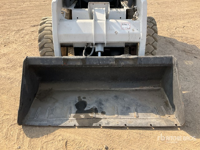Bobcat S130 - شيول صغير: صورة 5 Bobcat S130 - شيول صغير: صورة 5