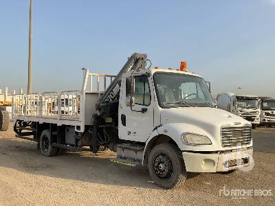 FREIGHTLINER Hiab 070A 4 ton Knuckle Boom on 4x2 - شاحنات مسطحة, شاحنة كرين: صورة 4 FREIGHTLINER Hiab 070A 4 ton Knuckle Boom on 4x2 - شاحنات مسطحة, شاحنة كرين: صورة 4