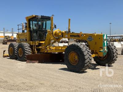 KOMATSU GD825A-2 - ماكينة تسوية: صورة 4 KOMATSU GD825A-2 - ماكينة تسوية: صورة 4