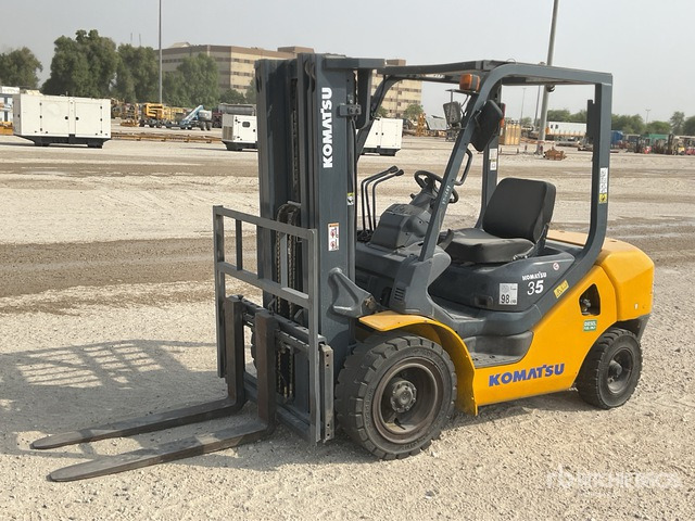 Komatsu FD30T-17 - رافعة شوكية ديزل: صورة 2 Komatsu FD30T-17 - رافعة شوكية ديزل: صورة 2