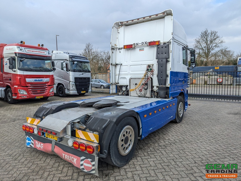 DAF 95XF.480 4x2 Superspacecab Euro3 - Handgeschakeld - Limited Edition Interieur - Side Skirts - Luchthoorns - مقطورة السحب: صورة 3 DAF 95XF.480 4x2 Superspacecab Euro3 - Handgeschakeld - Limited Edition Interieur - Side Skirts - Luchthoorns - مقطورة السحب: صورة 3