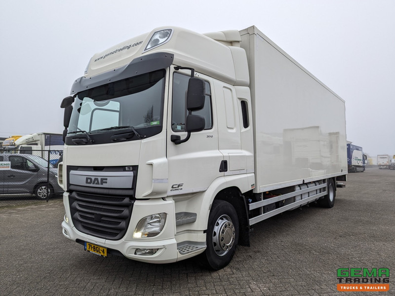 DAF CF 370 FA 4x2 Spacecab Euro6 - GeslotenBak 8.2M + Laadklep 2000kg - HardHouten vloer - 10/2025APK - شاحنة صندوقية: صورة 1 DAF CF 370 FA 4x2 Spacecab Euro6 - GeslotenBak 8.2M + Laadklep 2000kg - HardHouten vloer - 10/2025APK - شاحنة صندوقية: صورة 1