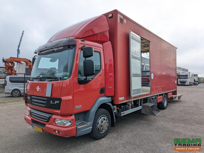 DAF FA LF45.210 4x2 Dagcab Euro5 EEV - GeslotenBak 6.6M - Zijdeuren - Weegsysteem - Laadklep 1500KG - شاحنة صندوقية: صورة 1 DAF FA LF45.210 4x2 Dagcab Euro5 EEV - GeslotenBak 6.6M - Zijdeuren - Weegsysteem - Laadklep 1500KG - شاحنة صندوقية: صورة 1