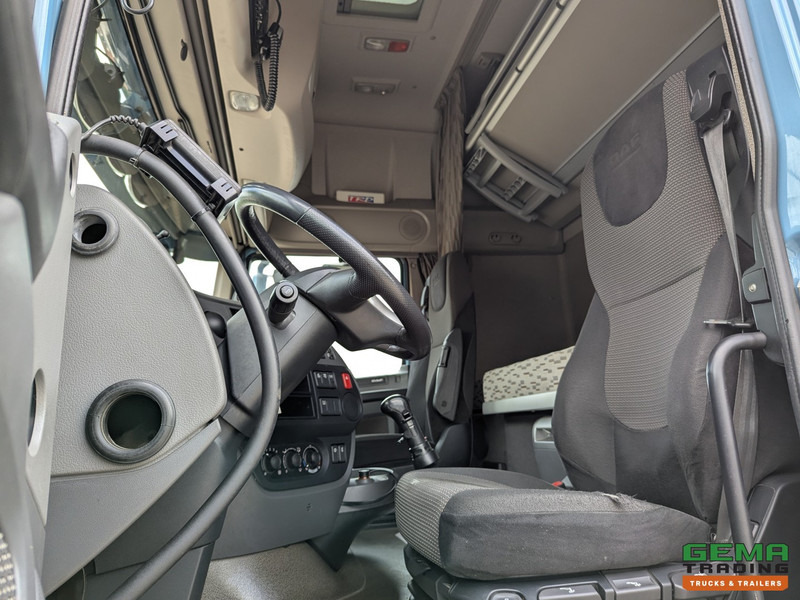 DAF XF 440 FTG 6x2/4 Superspacecab Euro6A - Handgeschakeld - Centrale smering - 08/2025APK - مقطورة السحب: صورة 5 DAF XF 440 FTG 6x2/4 Superspacecab Euro6A - Handgeschakeld - Centrale smering - 08/2025APK - مقطورة السحب: صورة 5