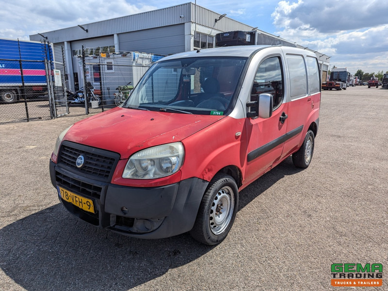 Fiat Doblò 1.9 JTD Euro4 - Handgeschakeld - Trekhaak - فان المدمجة: صورة 1 Fiat Doblò 1.9 JTD Euro4 - Handgeschakeld - Trekhaak - فان المدمجة: صورة 1