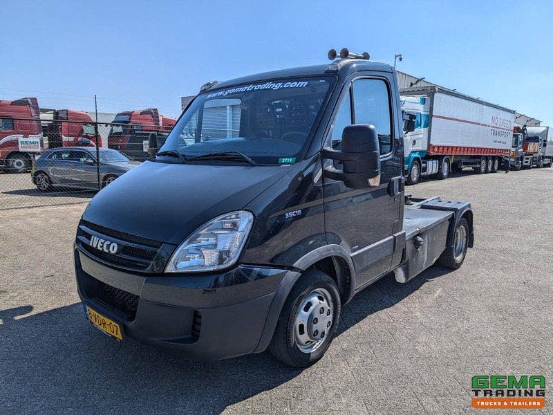 Iveco 35C18/T 4x2 Euro4 - BE-Trekker - 3-Zits - Luchthoorns - NAP - رأس تريلا: صورة 1 Iveco 35C18/T 4x2 Euro4 - BE-Trekker - 3-Zits - Luchthoorns - NAP - رأس تريلا: صورة 1