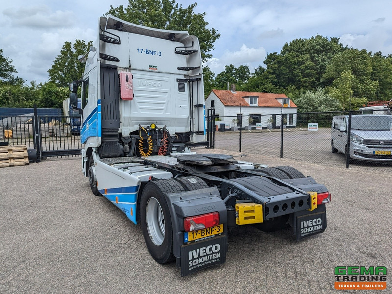 Iveco Stralis 420 Hi-Way 4x2 Euro6C - Dubbele tanks - Standairco - Smart tacho 2 - مقطورة السحب: صورة 4 Iveco Stralis 420 Hi-Way 4x2 Euro6C - Dubbele tanks - Standairco - Smart tacho 2 - مقطورة السحب: صورة 4