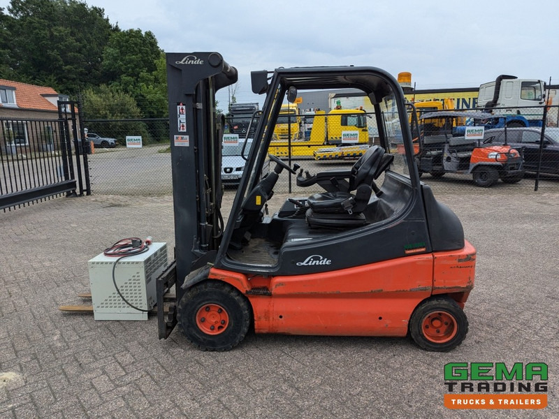 تأجير Linde E30 02 - 4058 uur - Duplex Mast - Volrubber Banden - Eurotron 80V-80A Oplader (M34) Linde E30 02 - 4058 uur - Duplex Mast - Volrubber Banden - Eurotron 80V-80A Oplader (M34): صورة 12