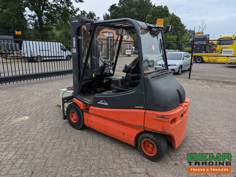 Linde E30 02 - 4058 uur - Duplex Mast - Volrubber Banden - Eurotron 80V-80A Oplader (M34) - رافعة شوكية كهربائية: صورة 4 Linde E30 02 - 4058 uur - Duplex Mast - Volrubber Banden - Eurotron 80V-80A Oplader (M34) - رافعة شوكية كهربائية: صورة 4