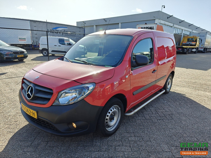 Mercedes-Benz Citan 108 CDI BlueEFFICIENCY Euro5L - Airco - 4-Seizoensbanden - Bluetooth Radio - فان المدمجة: صورة 1 Mercedes-Benz Citan 108 CDI BlueEFFICIENCY Euro5L - Airco - 4-Seizoensbanden - Bluetooth Radio - فان المدمجة: صورة 1