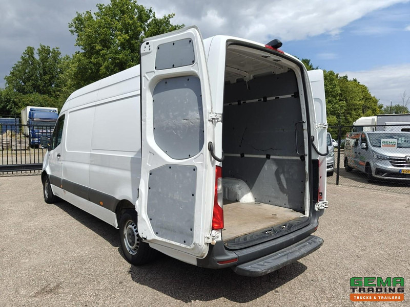 Mercedes-Benz Sprinter 311 CDI L3H2 - Euro6ZF - Automaat - Navigatie - Camera - 06/2026 APK - فان المدمجة: صورة 5 Mercedes-Benz Sprinter 311 CDI L3H2 - Euro6ZF - Automaat - Navigatie - Camera - 06/2026 APK - فان المدمجة: صورة 5