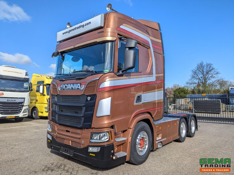 Scania S730 6x4 Topline Euro6 - V8 - Retarder - Costum Interior - Vollucht - Alcoa's - رأس تريلا: صورة 1 Scania S730 6x4 Topline Euro6 - V8 - Retarder - Costum Interior - Vollucht - Alcoa's - رأس تريلا: صورة 1