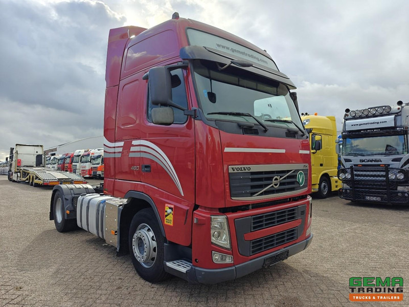 Volvo FH460 4x2 Globetrotter XL Euro5 - Handgeschakeld - Dubbele tanks - رأس تريلا: صورة 2 Volvo FH460 4x2 Globetrotter XL Euro5 - Handgeschakeld - Dubbele tanks - رأس تريلا: صورة 2