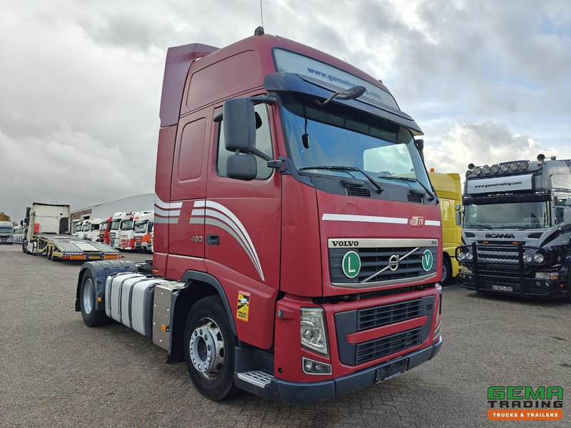Volvo FH460 4x2 Globetrotter XL Euro5 - Handgeschakeld - Dubbele tanks - رأس تريلا: صورة 2 Volvo FH460 4x2 Globetrotter XL Euro5 - Handgeschakeld - Dubbele tanks - رأس تريلا: صورة 2
