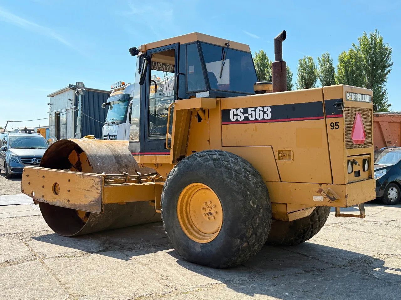 CAT Caterpillar CS 563 Roller with vibration - ضاغطة التربة: صورة 3 CAT Caterpillar CS 563 Roller with vibration - ضاغطة التربة: صورة 3