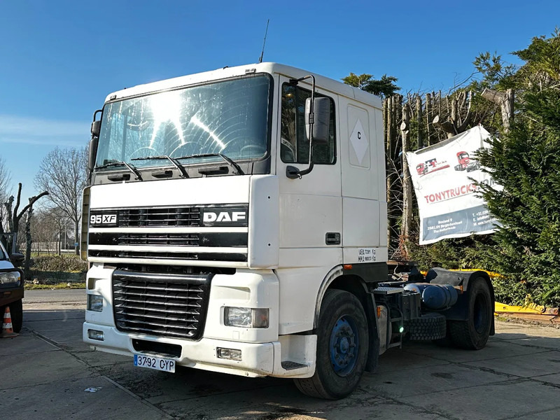 DAF XF 95.380 4X2 Tractor-unit Spring/Air ZF Manual Euro2 PTO - رأس تريلا: صورة 2 DAF XF 95.380 4X2 Tractor-unit Spring/Air ZF Manual Euro2 PTO - رأس تريلا: صورة 2