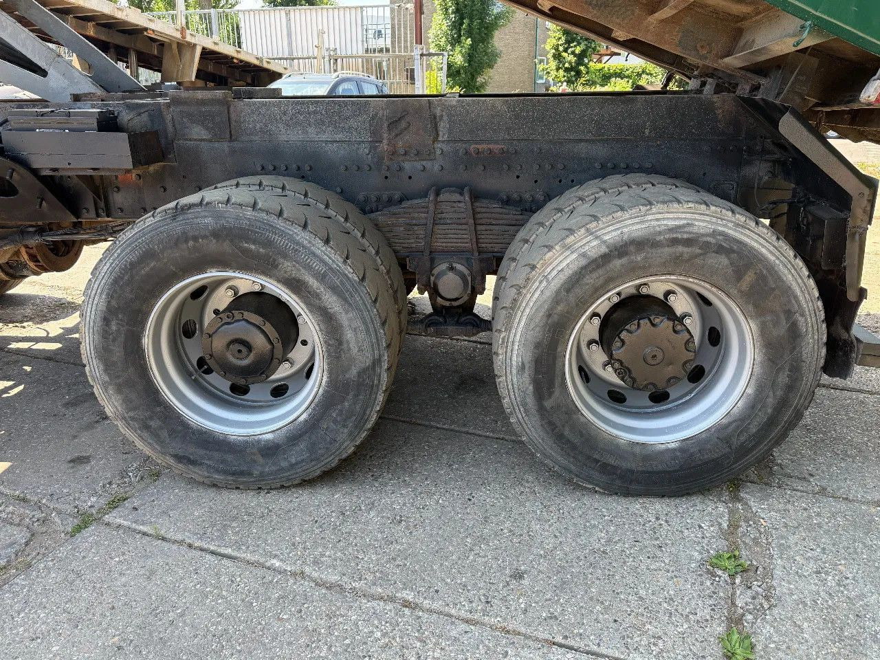 MAN 35.372 8X4 Tipper Spring/Spring ZF Manual Gear E - شاحنة قلاب: صورة 5 MAN 35.372 8X4 Tipper Spring/Spring ZF Manual Gear E - شاحنة قلاب: صورة 5