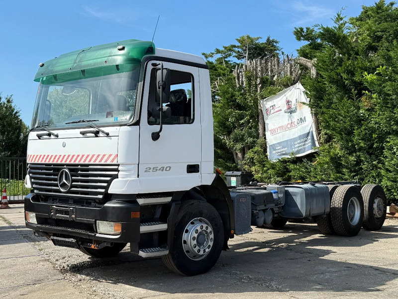 Mercedes-Benz Actros 2540 V6 6X2 Chassis Spring/Air Manual gearbox - شاحنة بهيكل معدني للمقصورة: صورة 2 Mercedes-Benz Actros 2540 V6 6X2 Chassis Spring/Air Manual gearbox - شاحنة بهيكل معدني للمقصورة: صورة 2