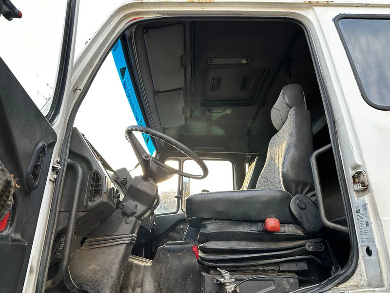 Mercedes-Benz SK 1935 V8 4X2 Tipper Spring/Spring AMCO V825 9T Crane - شاحنة قلاب, شاحنة كرين: صورة 5 Mercedes-Benz SK 1935 V8 4X2 Tipper Spring/Spring AMCO V825 9T Crane - شاحنة قلاب, شاحنة كرين: صورة 5