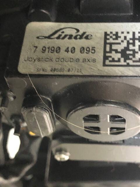 3 Way hydraulic control lever for Linde 115 - النظام الكهربائي - معدات المناولة: صورة 3 3 Way hydraulic control lever for Linde 115 - النظام الكهربائي - معدات المناولة: صورة 3