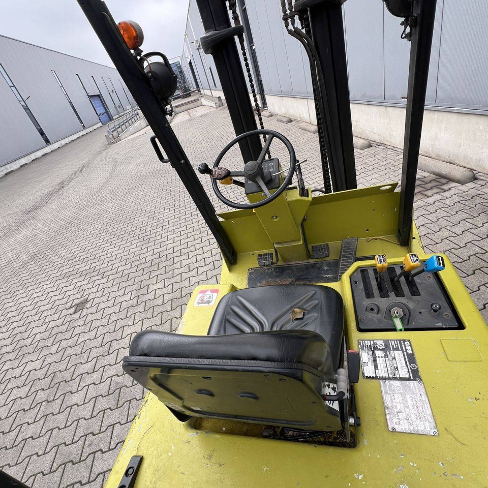 Clark GPM30 - رافعة شوكية تعمل بالغاز: صورة 3 Clark GPM30 - رافعة شوكية تعمل بالغاز: صورة 3