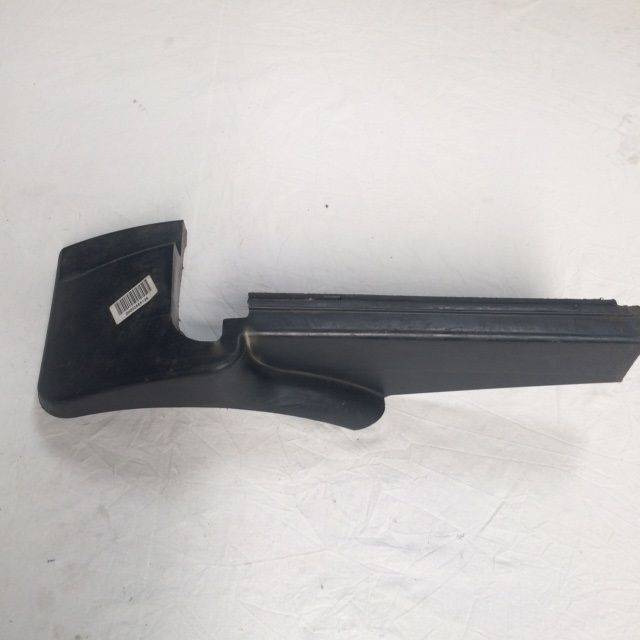 Fender on the left - رفرف - معدات المناولة: صورة 1 Fender on the left - رفرف - معدات المناولة: صورة 1