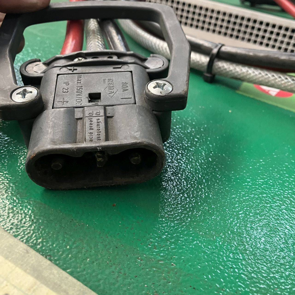 Hoppecke E230 G24/65 B-F15FS Trak power Optimal Charge - قطع الغيار - معدات المناولة: صورة 4 Hoppecke E230 G24/65 B-F15FS Trak power Optimal Charge - قطع الغيار - معدات المناولة: صورة 4