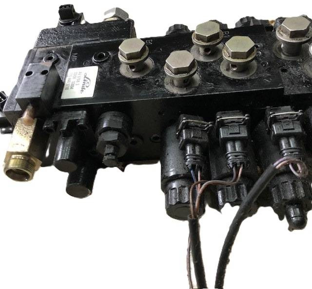 Hydraulic control valve for Linde - صمام هيدروليكي - معدات المناولة: صورة 3 Hydraulic control valve for Linde - صمام هيدروليكي - معدات المناولة: صورة 3
