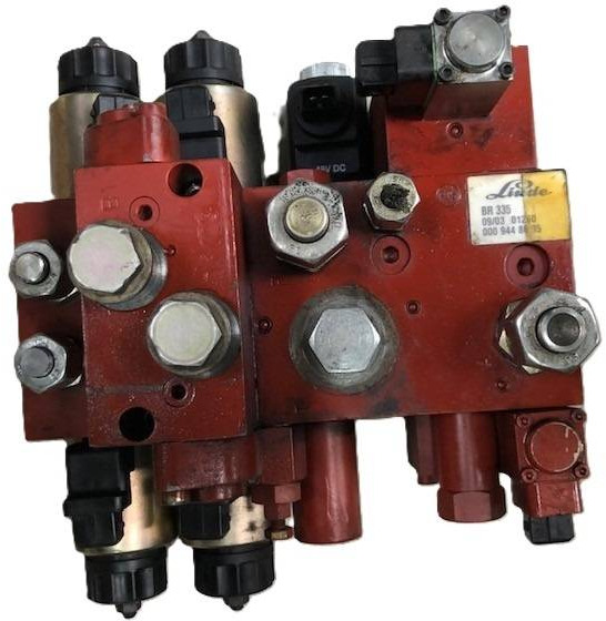 Hydraulic control valve - صمام هيدروليكي - معدات المناولة: صورة 1 Hydraulic control valve - صمام هيدروليكي - معدات المناولة: صورة 1