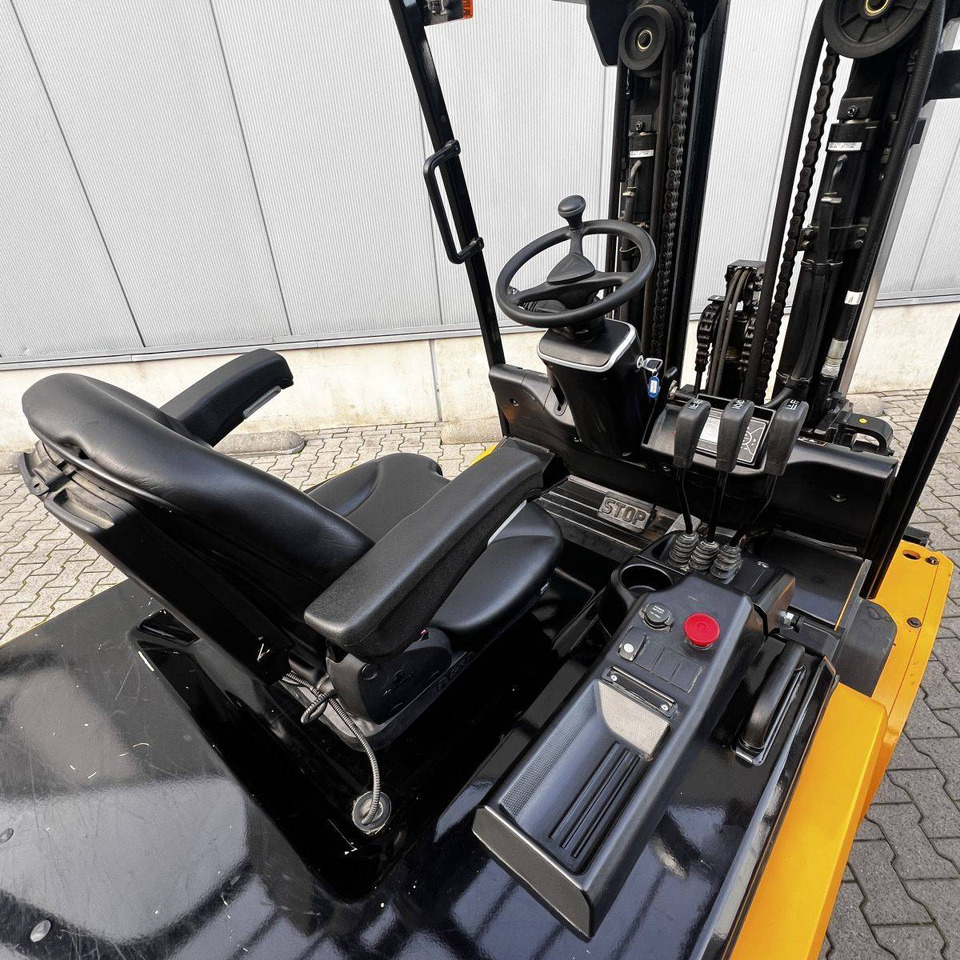 Hyundai HX50B-9 - رافعة شوكية كهربائية: صورة 5 Hyundai HX50B-9 - رافعة شوكية كهربائية: صورة 5