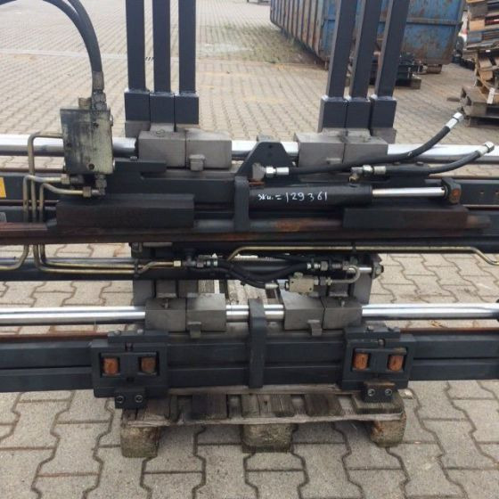 Kaup Triple Pallet Handler - مشعبات - معدات المناولة: صورة 5 Kaup Triple Pallet Handler - مشعبات - معدات المناولة: صورة 5