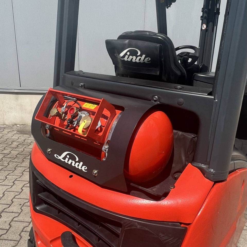 رافعة شوكية تعمل بالغاز Linde H18T (391-01) EVO: صورة 13