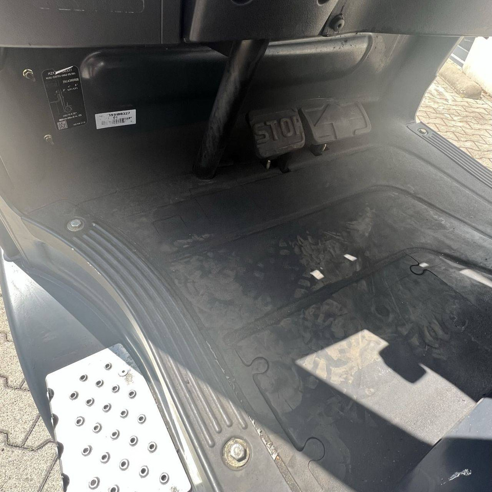 رافعة شوكية تعمل بالغاز Linde H18T (391-01) EVO: صورة 12