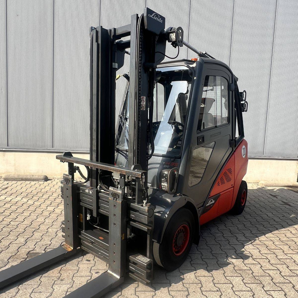 Linde H35T (393-02) EVO - رافعة شوكية تعمل بالغاز: صورة 1 Linde H35T (393-02) EVO - رافعة شوكية تعمل بالغاز: صورة 1