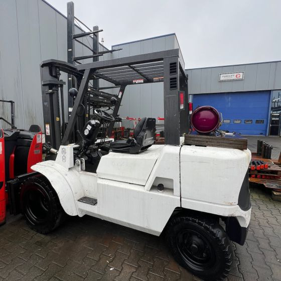 Mitsubishi FG40K - رافعة شوكية تعمل بالغاز: صورة 1 Mitsubishi FG40K - رافعة شوكية تعمل بالغاز: صورة 1