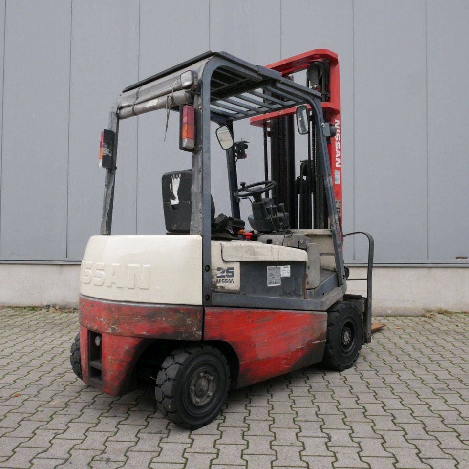 Nissan QX25 (Q02L25CU) - رافعة شوكية كهربائية: صورة 2 Nissan QX25 (Q02L25CU) - رافعة شوكية كهربائية: صورة 2