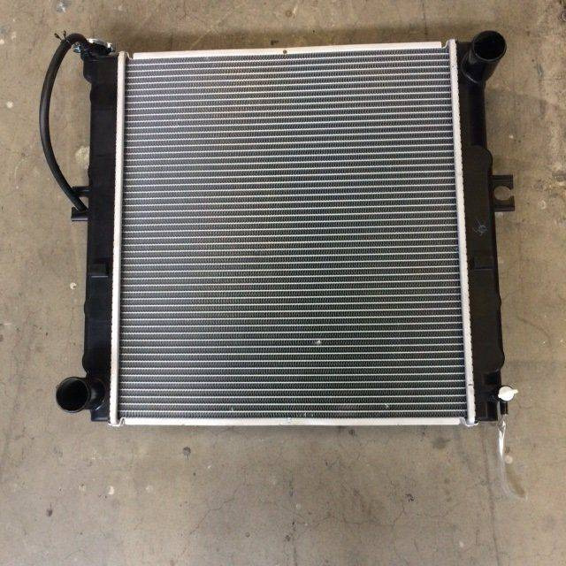 Radiator for Caterpillar - مشعاع - معدات المناولة: صورة 2 Radiator for Caterpillar - مشعاع - معدات المناولة: صورة 2