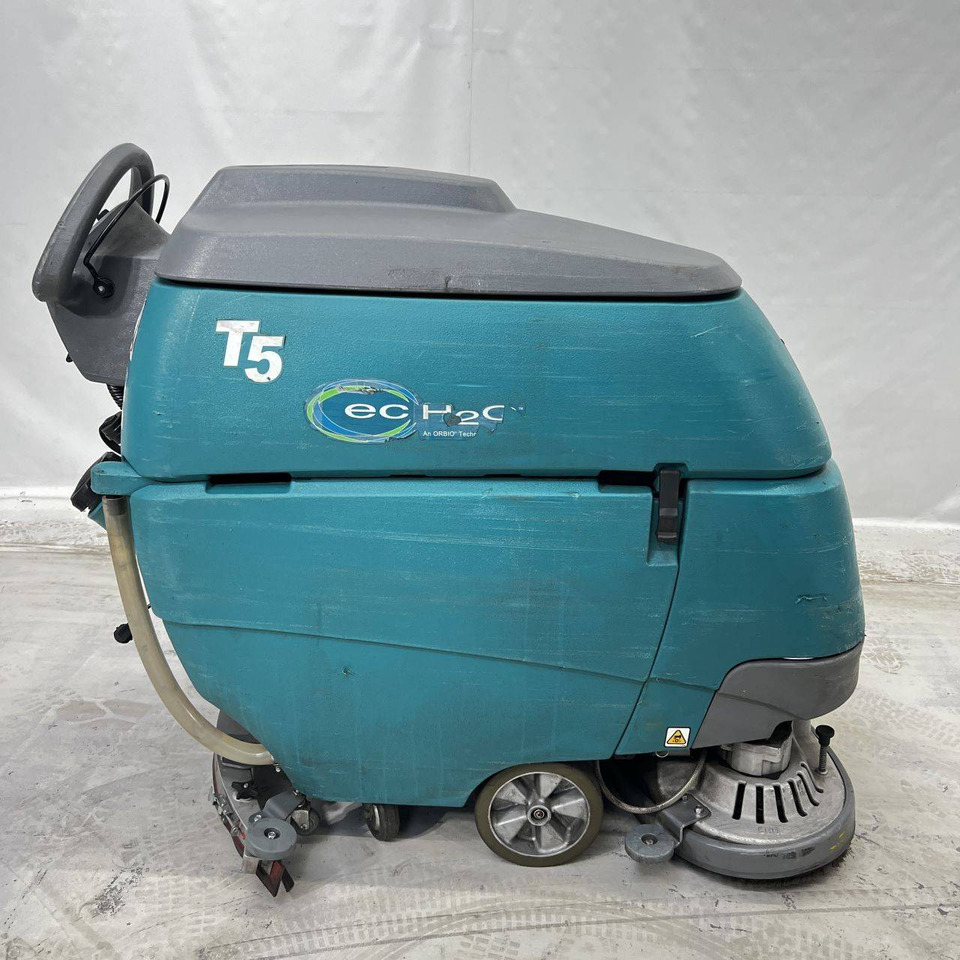 Tennant T5 - ماكينة فرك وتجفيف: صورة 4 Tennant T5 - ماكينة فرك وتجفيف: صورة 4