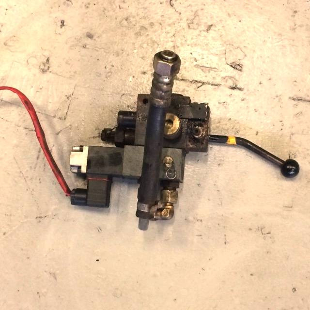 Valve Block for Jungheinrich ERC 12,5 - صمام هيدروليكي - معدات المناولة: صورة 1 Valve Block for Jungheinrich ERC 12,5 - صمام هيدروليكي - معدات المناولة: صورة 1