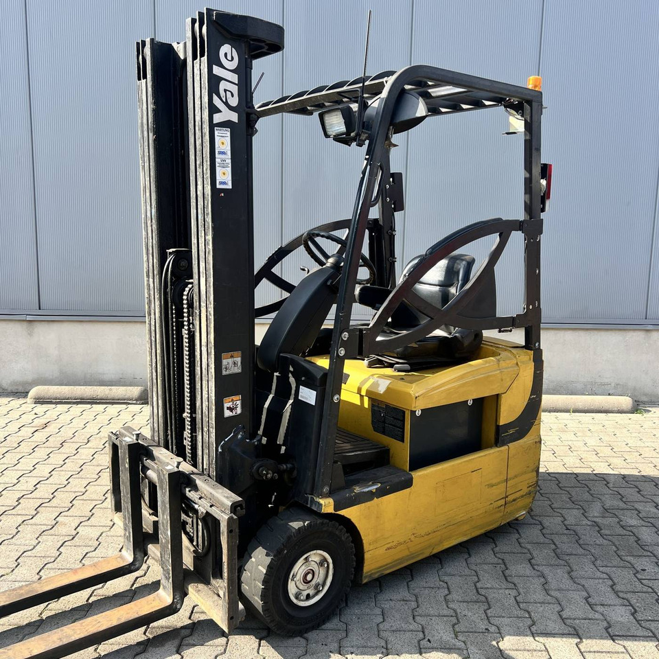 Yale ERP16ATF (SWB) - رافعة شوكية كهربائية: صورة 1 Yale ERP16ATF (SWB) - رافعة شوكية كهربائية: صورة 1