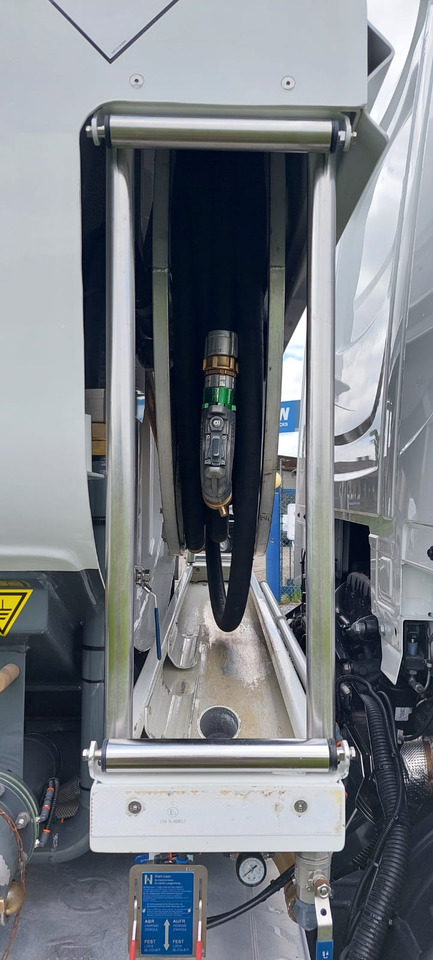 DAF XD300FA - شاحنة صهريج: صورة 2 DAF XD300FA - شاحنة صهريج: صورة 2