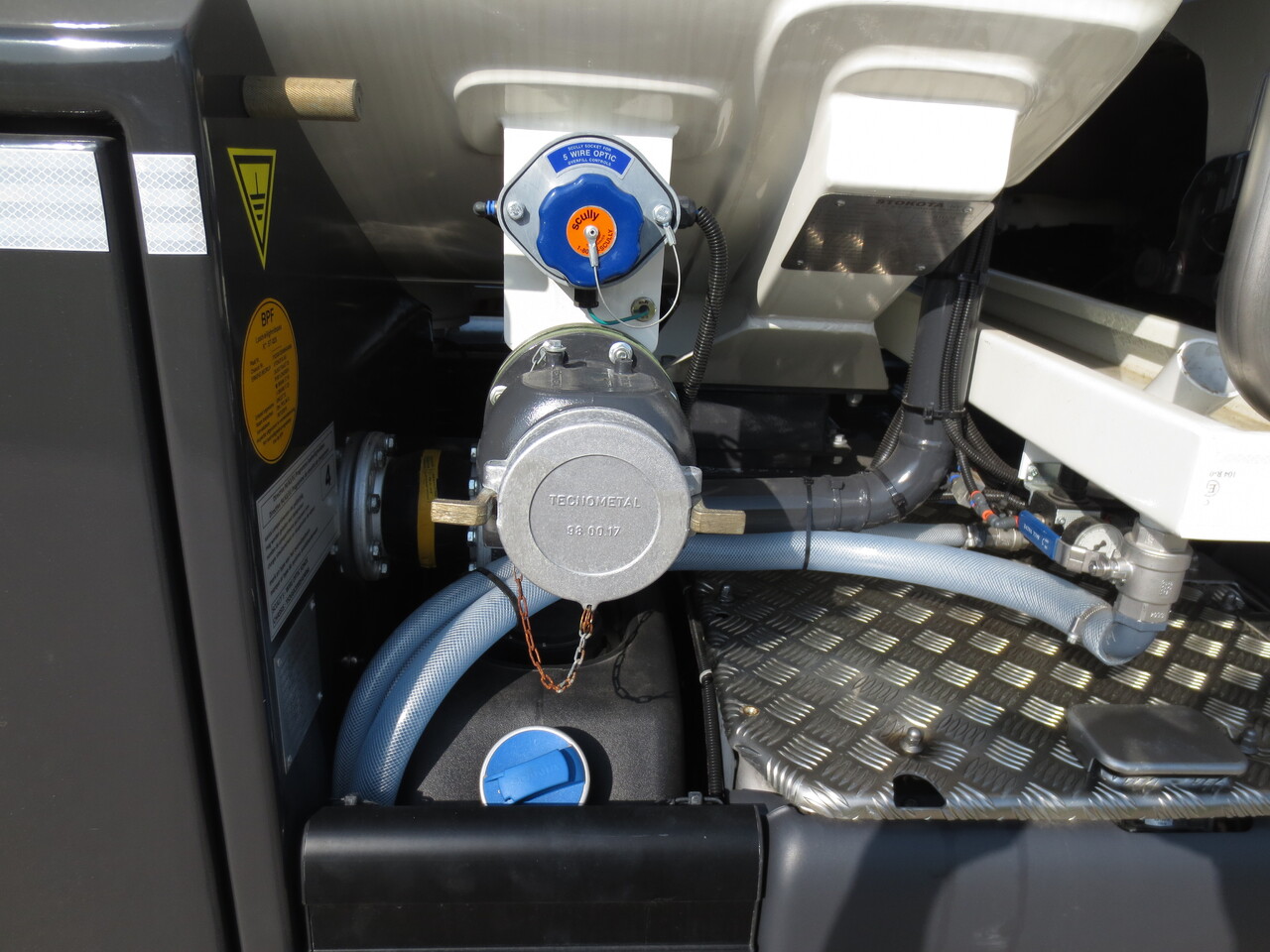 SCANIA G370 - شاحنة صهريج: صورة 3 SCANIA G370 - شاحنة صهريج: صورة 3