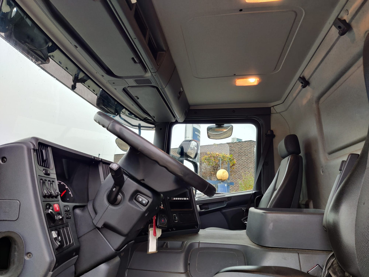 SCANIA P400 - شاحنة صهريج: صورة 3 SCANIA P400 - شاحنة صهريج: صورة 3