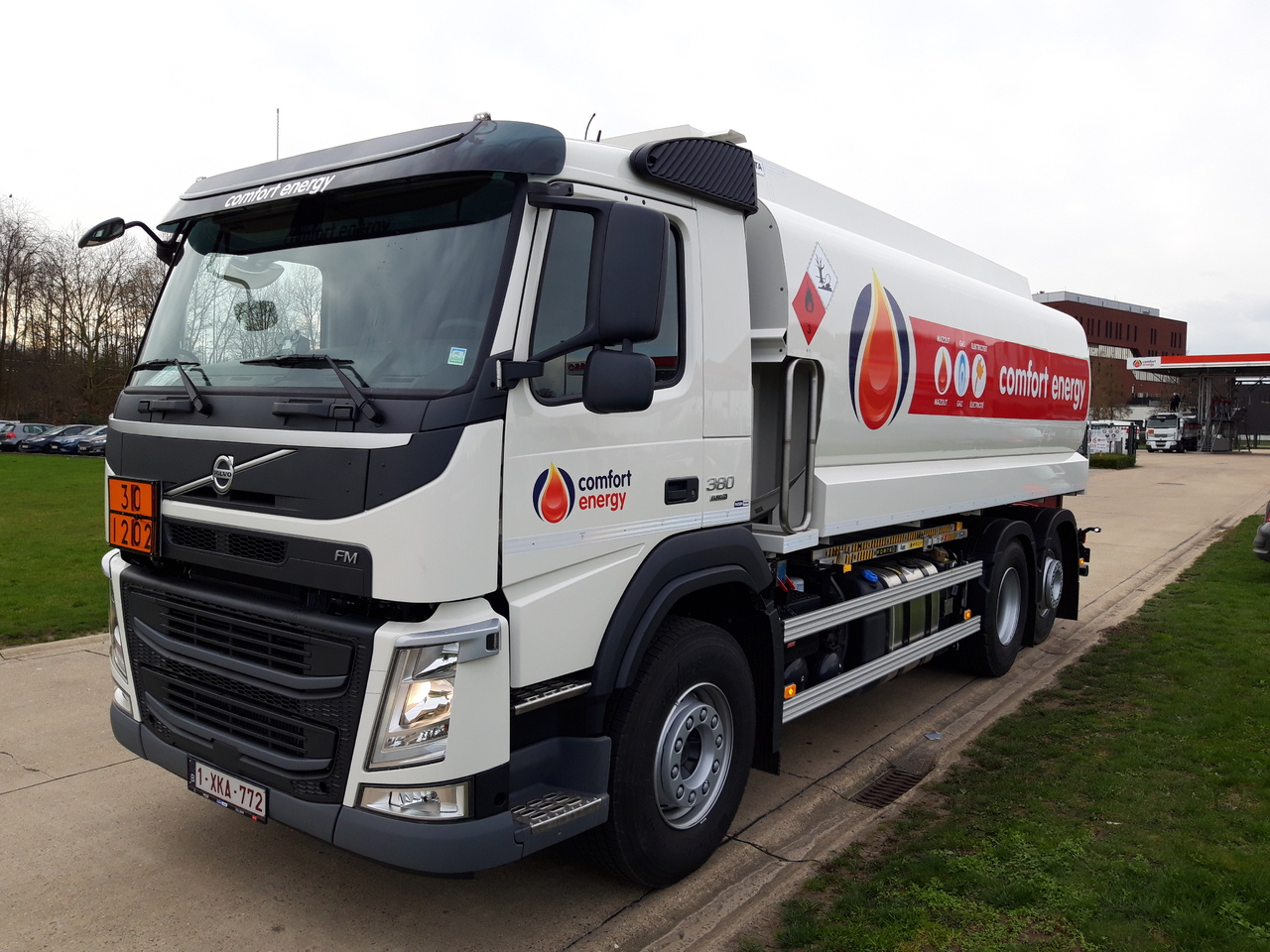 VOLVO FM - شاحنة صهريج: صورة 1 VOLVO FM - شاحنة صهريج: صورة 1