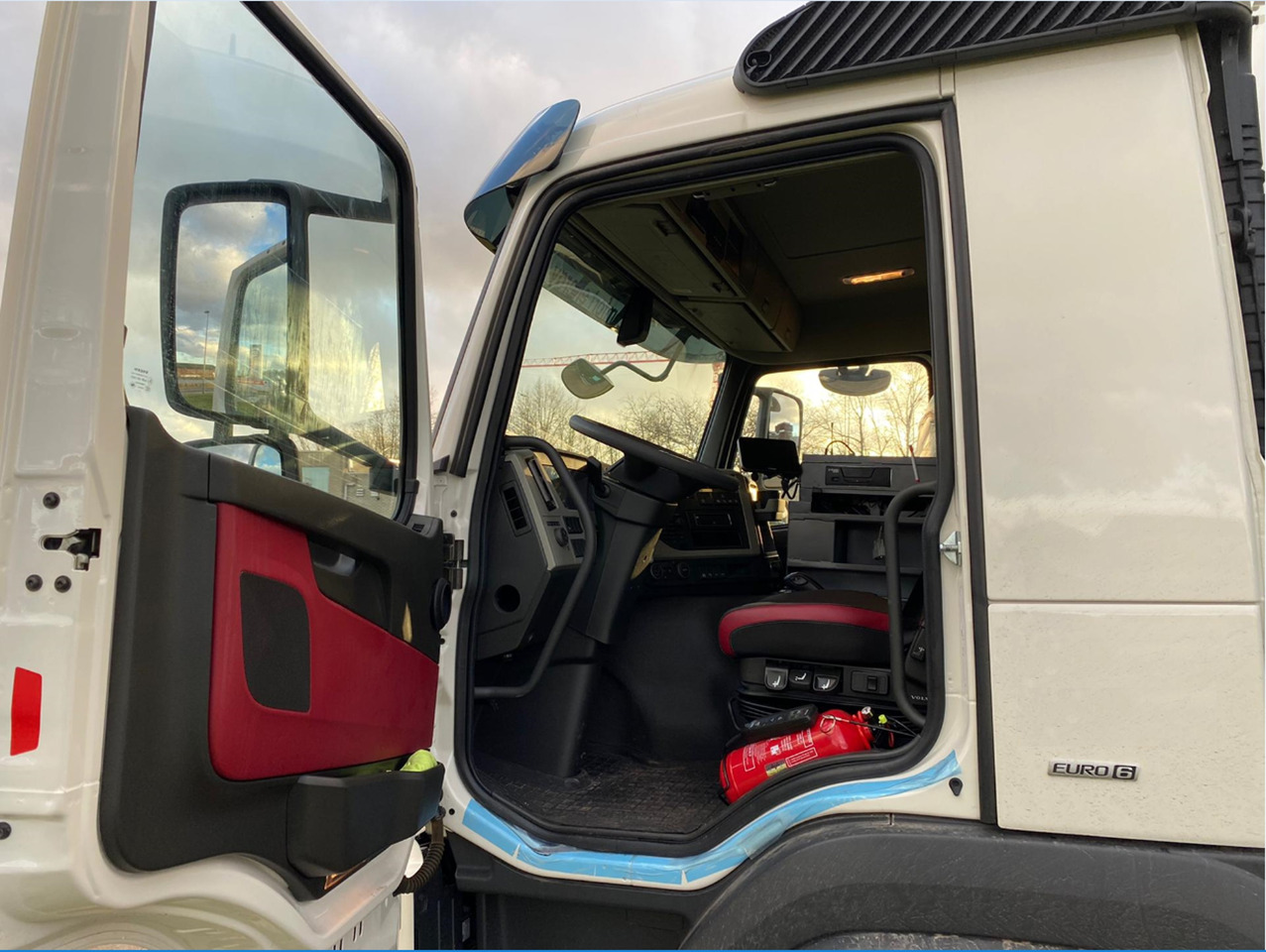 VOLVO FM - شاحنة صهريج: صورة 2 VOLVO FM - شاحنة صهريج: صورة 2