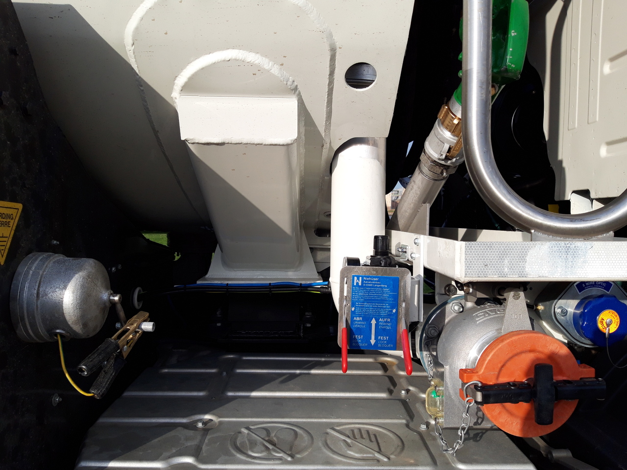 VOLVO FM - شاحنة صهريج: صورة 3 VOLVO FM - شاحنة صهريج: صورة 3