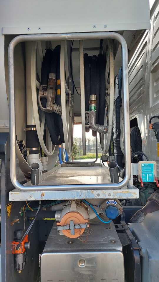 Volvo FMFH - شاحنة صهريج: صورة 2 Volvo FMFH - شاحنة صهريج: صورة 2